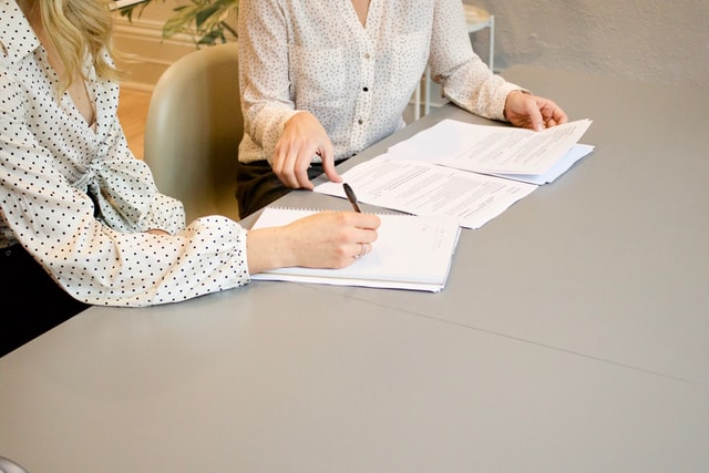 Adultes au travail